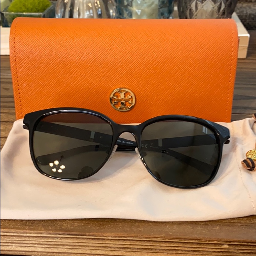 Tory Burch Sunglasses with case